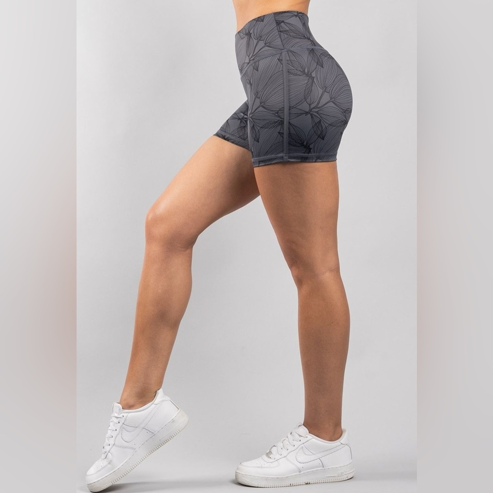 BuffBunny Limitless Short
